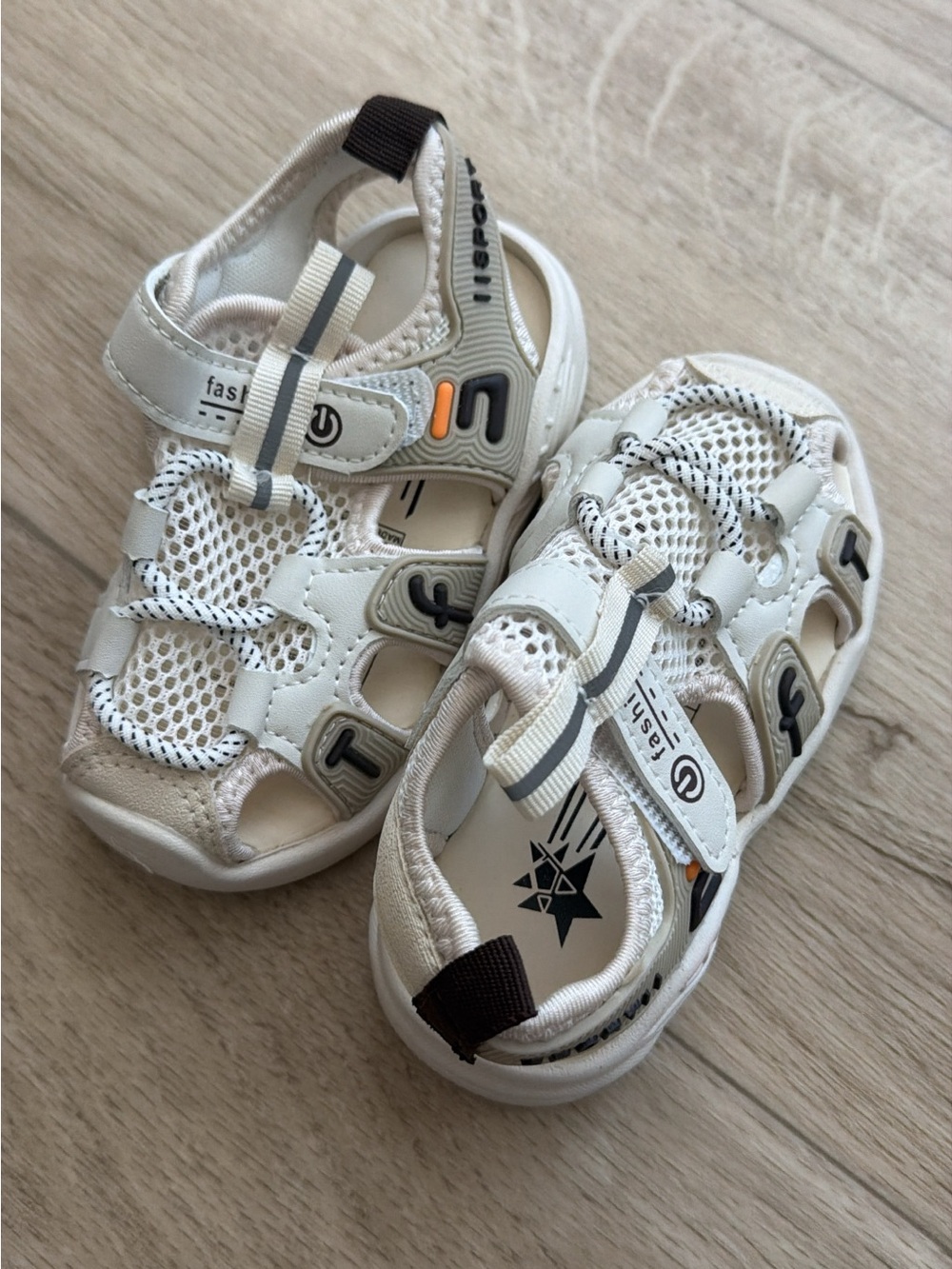 SHEIN Cream White Mesh Adventure Sandals for Kids
